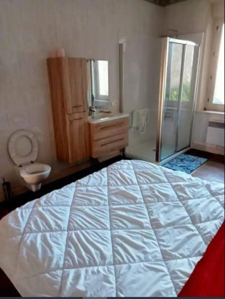 Chambre Tout Equipee Apartment Lacroix-sur-Meuse Exterior photo